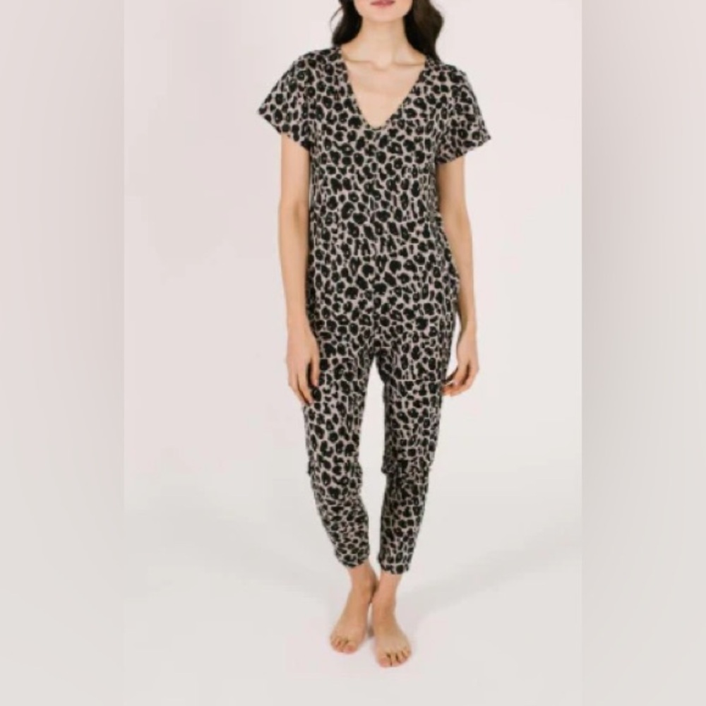 Smash + Tess S&T Sunday Romper in Lexi Leopard sz Lg Cute Comfy, Bamboo material